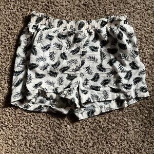 Colorful Planet Leaf Print Women's Shorts